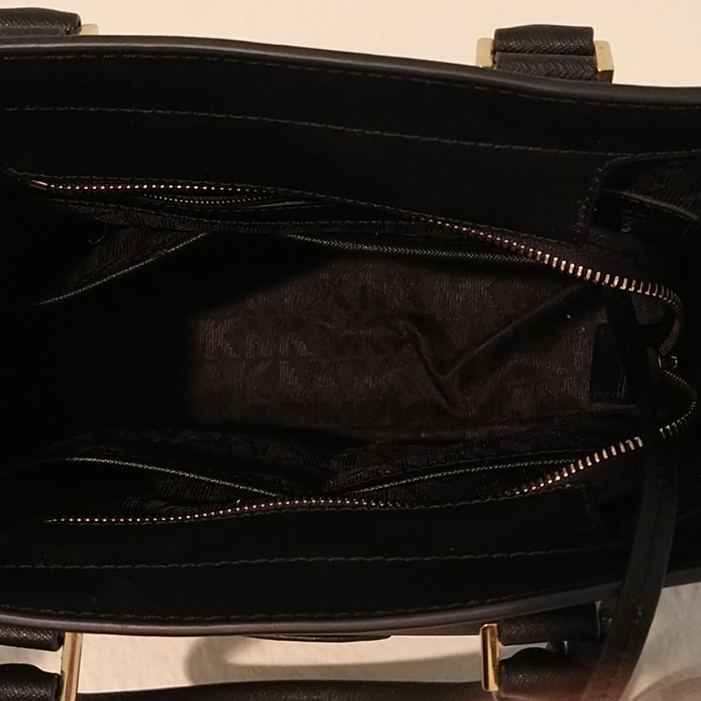 Michael kors Saffiano Crossbody Handbag $395 - Picture 7 of 9